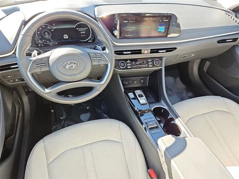 Used 2022 Hyundai Sonata Limited w/ Winter Weather Package image 11
