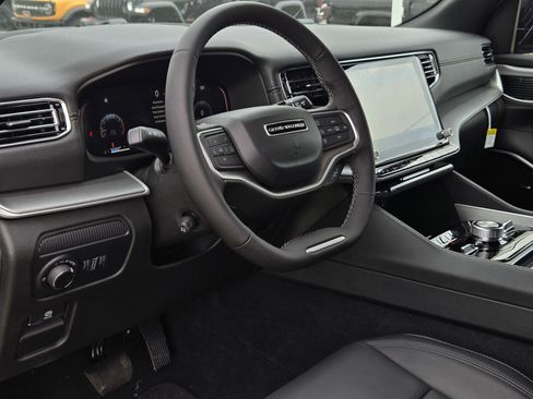 New 2026 Jeep Grand Wagoneer L Limited AWD/4WD image 18