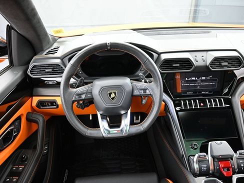 Used 2023 Lamborghini Urus S AWD/4WD image 19