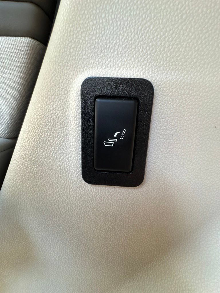 Used 2022 Cadillac Escalade Sport Platinum AWD/4WD image 39