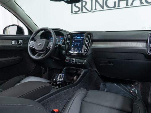 New 2026 Volvo XC40 B5 Plus w/ Climate Package AWD/4WD image 14