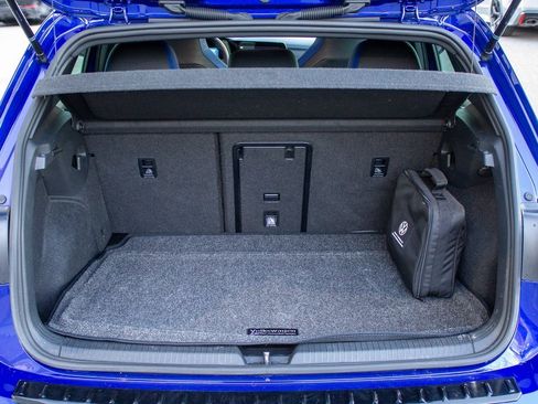 Used 2024 Volkswagen Golf R image 23