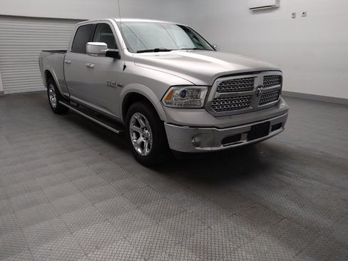 Used 2017 RAM 1500 Laramie RWD image 13