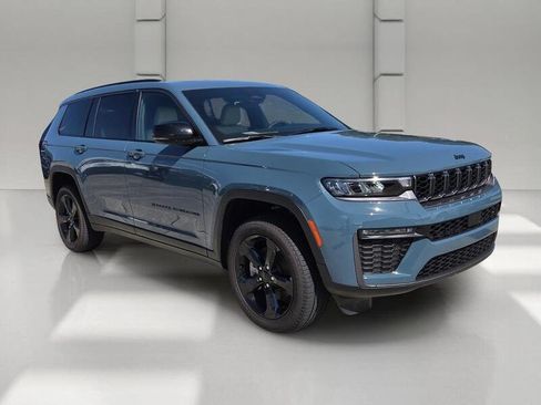 Certified 2026 Jeep Grand Cherokee L Limited w/ Limited Altitude Package RWD image 7