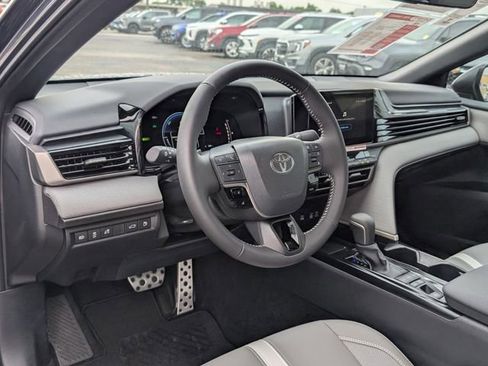 Used 2026 Toyota Camry SE FWD image 4