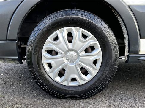 Used 2016 Ford Transit 150 XLT image 8