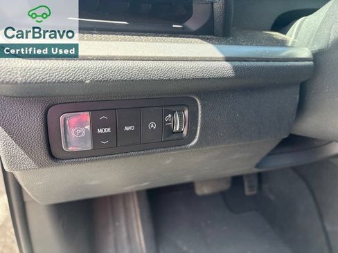 Used 2026 Chevrolet Traverse LT AWD/4WD image 12