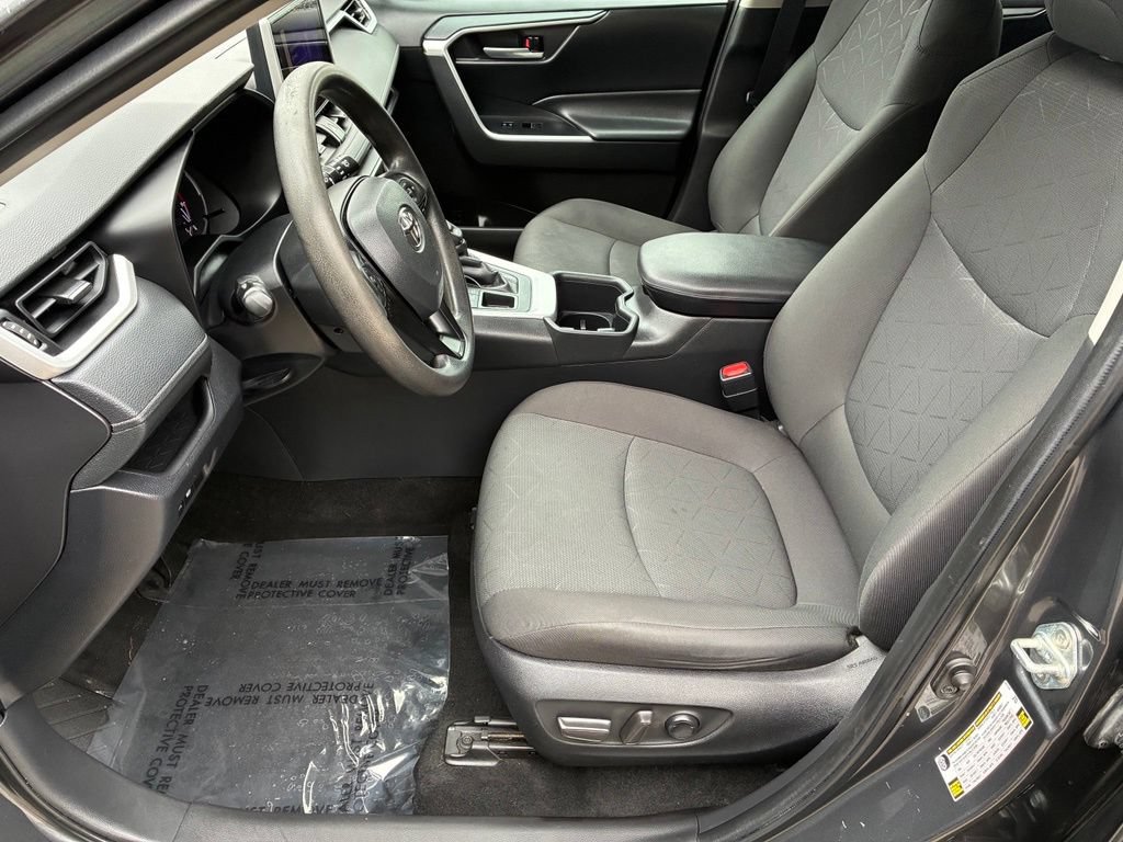 Used 2024 Toyota RAV4 XLE AWD/4WD image 15