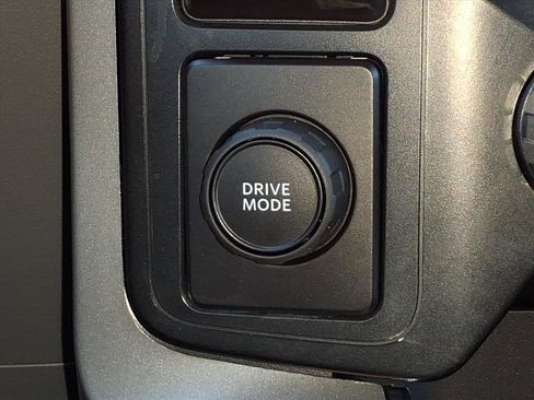 Certified 2022 Ford F150 XLT w/ Equipment Group 302A High image 15