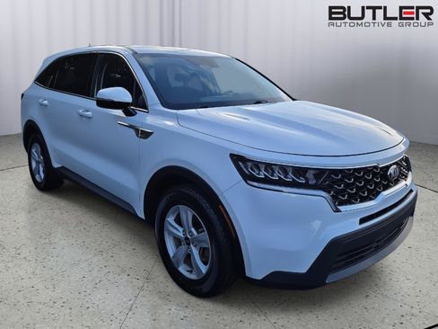 Used 2021 Kia Sorento LX FWD image 3