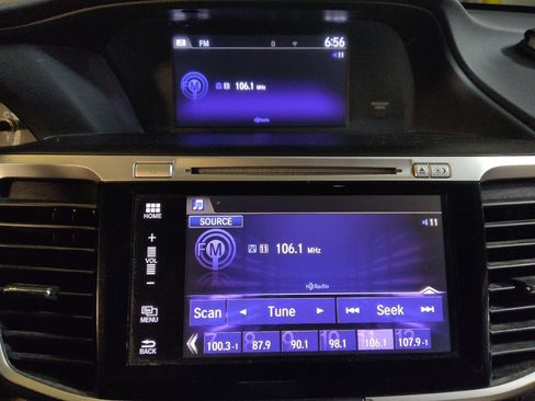 Used 2017 Honda Accord EX image 25