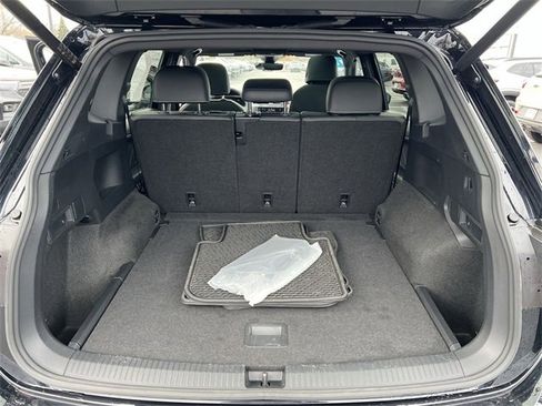 Used 2024 Volkswagen Tiguan SE R-Line image 19