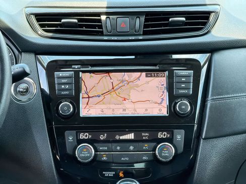 Used 2020 Nissan Rogue SL AWD/4WD image 28