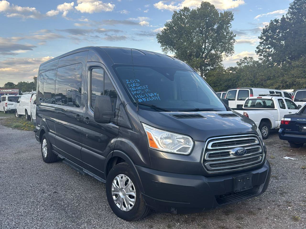 Used 2017 Ford Transit 350 XLT RWD image 3