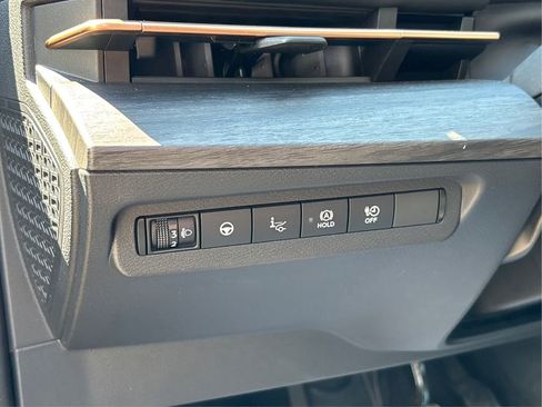 Used 2023 Nissan Ariya FWD image 32