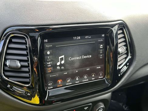 Used 2019 Jeep Compass Limited image 27