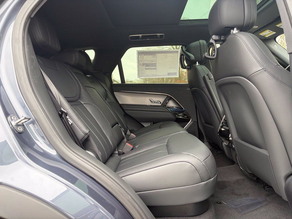 New 2026 Land Rover Range Rover Sport SE AWD/4WD image 17
