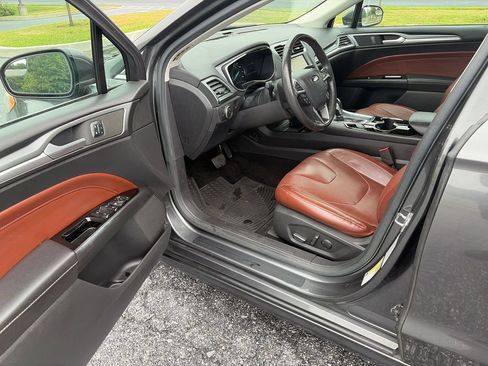 Used 2015 Ford Fusion SE w/ Equipment Group 202A FWD image 9