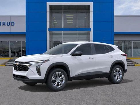 New 2026 Chevrolet Trax LS w/ Driver Confidence Package image 2