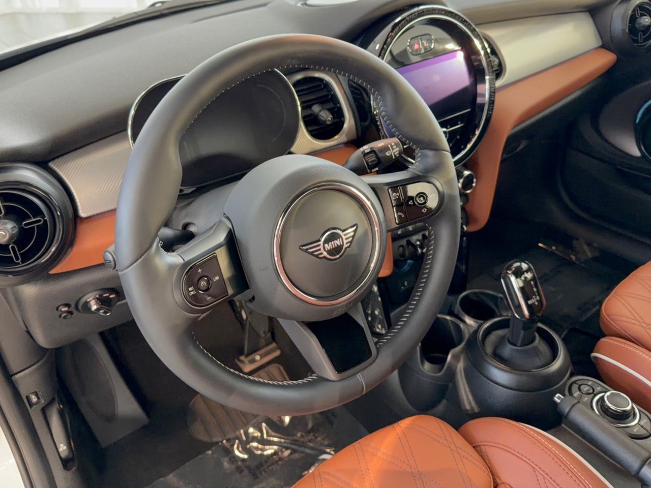 Certified 2024 MINI Cooper Convertible w/ Signature Upholstery Package FWD image 4