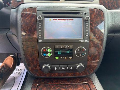 Used 2014 GMC Yukon XL Denali AWD/4WD image 18