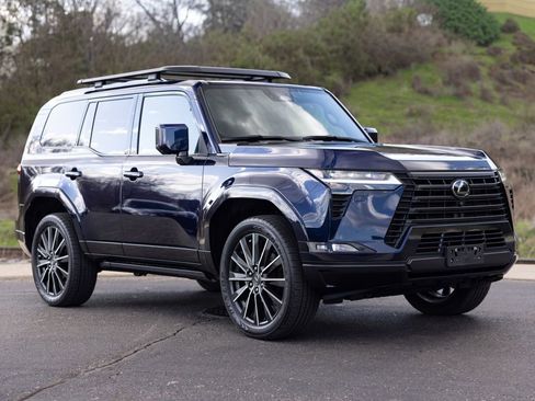 Used 2024 Lexus GX 550 550 Luxury+ w/ Accessory Package (2T) image 11