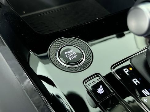 New 2025 Kia Niro SX image 22