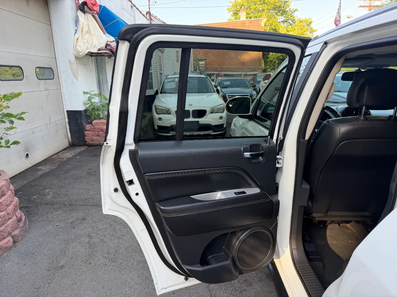 Used 2016 Jeep Compass Latitude AWD/4WD image 27