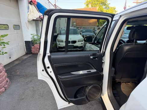 Used 2016 Jeep Compass Latitude AWD/4WD image 27
