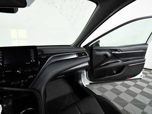 Used 2023 Toyota Camry SE image 20