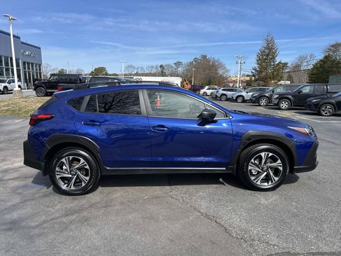 Used 2025 Subaru Crosstrek 2.5i Premium AWD/4WD image 2