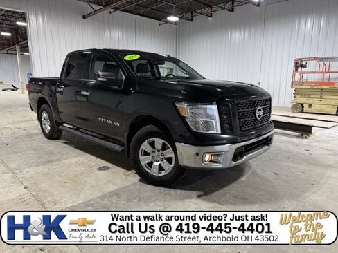 Used 2019 Nissan Titan SV image 1