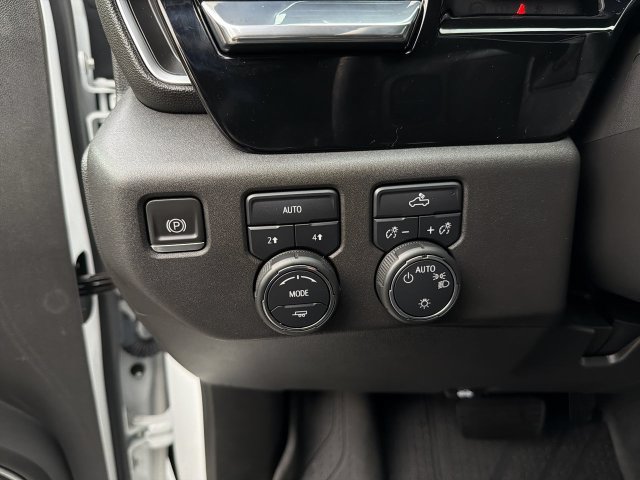 Used 2022 Chevrolet Silverado 1500 LT AWD/4WD image 17