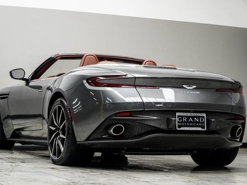 Used 2019 Aston Martin DB11 Volante image 12