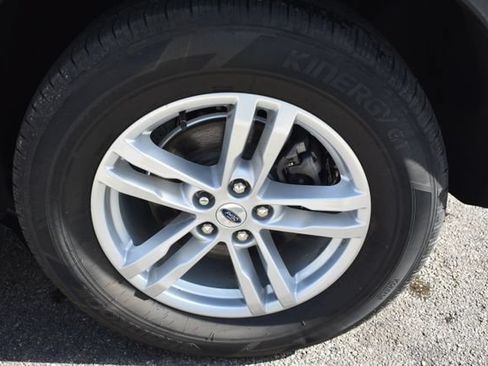 Used 2023 Ford Explorer XLT w/ Equipment Group 202A AWD/4WD image 50