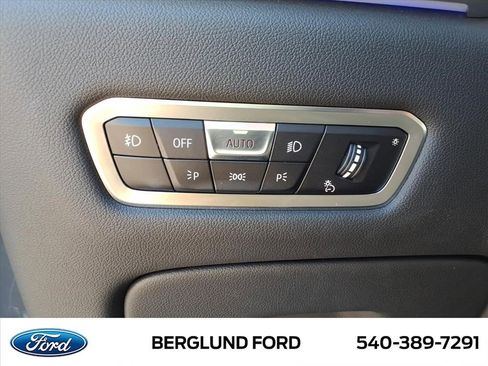 Used 2021 BMW X7 xDrive40i w/ Executive Package AWD/4WD image 21