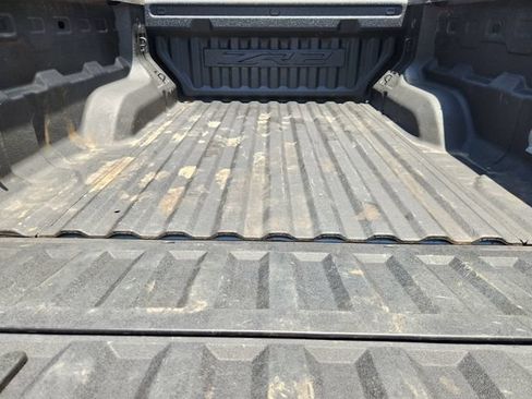 Used 2024 Chevrolet Colorado ZR2 w/ ZR2 Convenience Package III AWD/4WD image 32