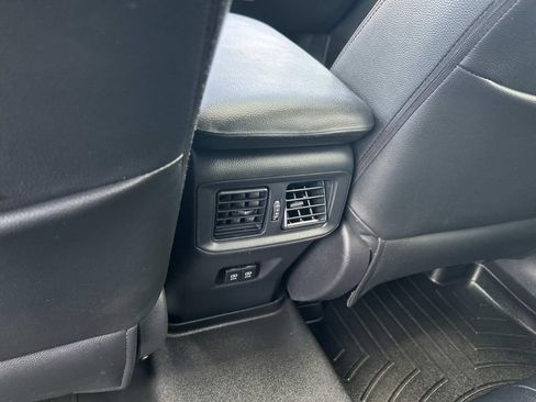 Used 2020 Toyota RAV4 XLE w/ Convenience Package AWD/4WD image 25