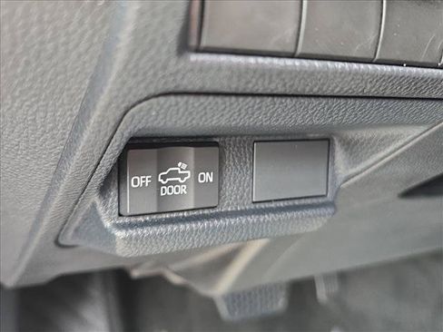 Certified 2024 Toyota Tacoma TRD Off-Road AWD/4WD image 10