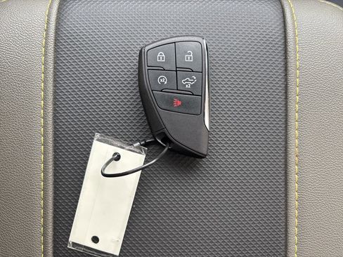 Used 2024 Chevrolet Silverado 2500 ZR2 w/ Technology Package image 36