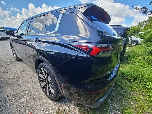 Used 2025 Mitsubishi Outlander SE FWD image 6