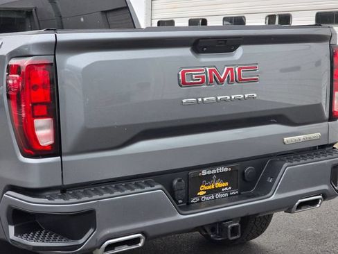 Used 2020 GMC Sierra 1500 Elevation w/ Elevation Value Package AWD/4WD image 17