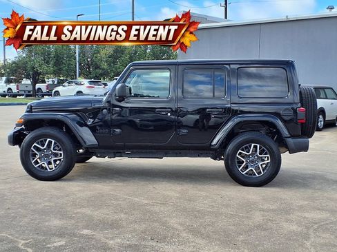 Used 2025 Jeep Wrangler Unlimited Sahara AWD/4WD image 5