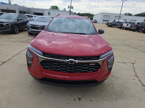 New 2026 Chevrolet Trax RS w/ Driver Confidence Package FWD image 2