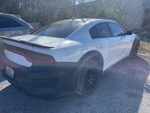 Used 2017 Dodge Charger SXT image 5