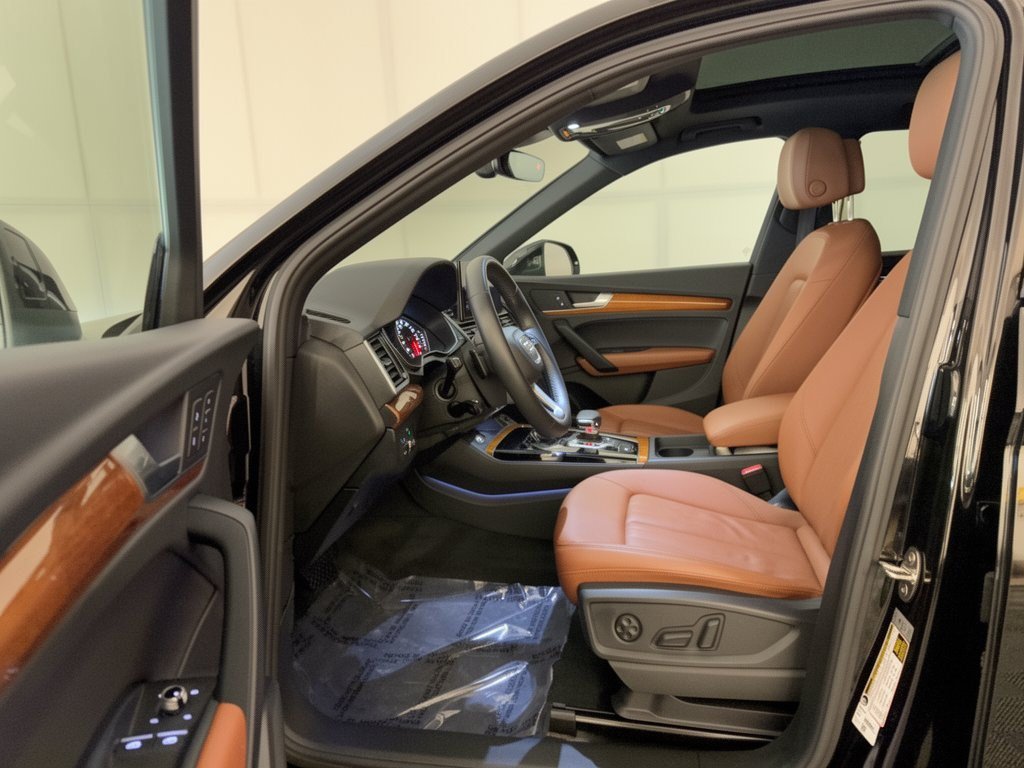 Certified 2023 Audi Q5 2.0T Premium w/ Convenience Package AWD/4WD image 5