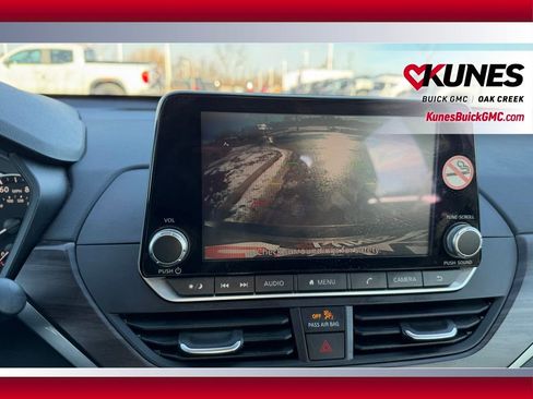 Used 2024 Nissan Altima 2.5 SV image 22