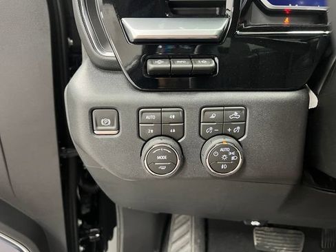 New 2026 Chevrolet Silverado 1500 High Country AWD/4WD image 13