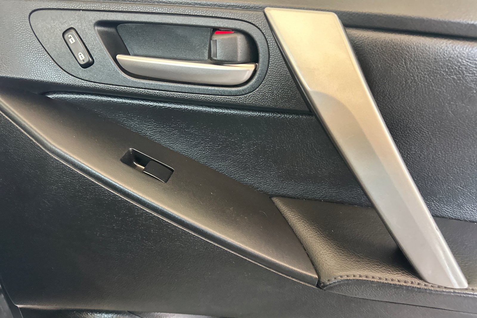 Used 2010 MAZDA MAZDA3 s Grand Touring FWD image 18