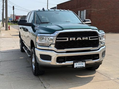 Used 2022 RAM 2500 Tradesman w/ Chrome Appearance Group AWD/4WD image 3